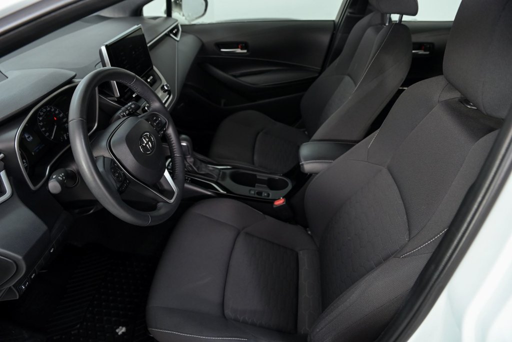 2023 Toyota Corolla Hatchback in Brossard, Quebec - 10 - w1024h768px