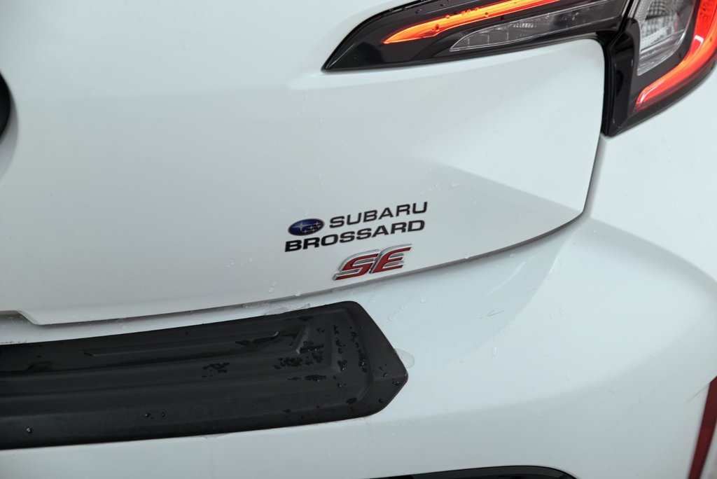 2023 Toyota Corolla Hatchback in Brossard, Quebec - 8 - w1024h768px