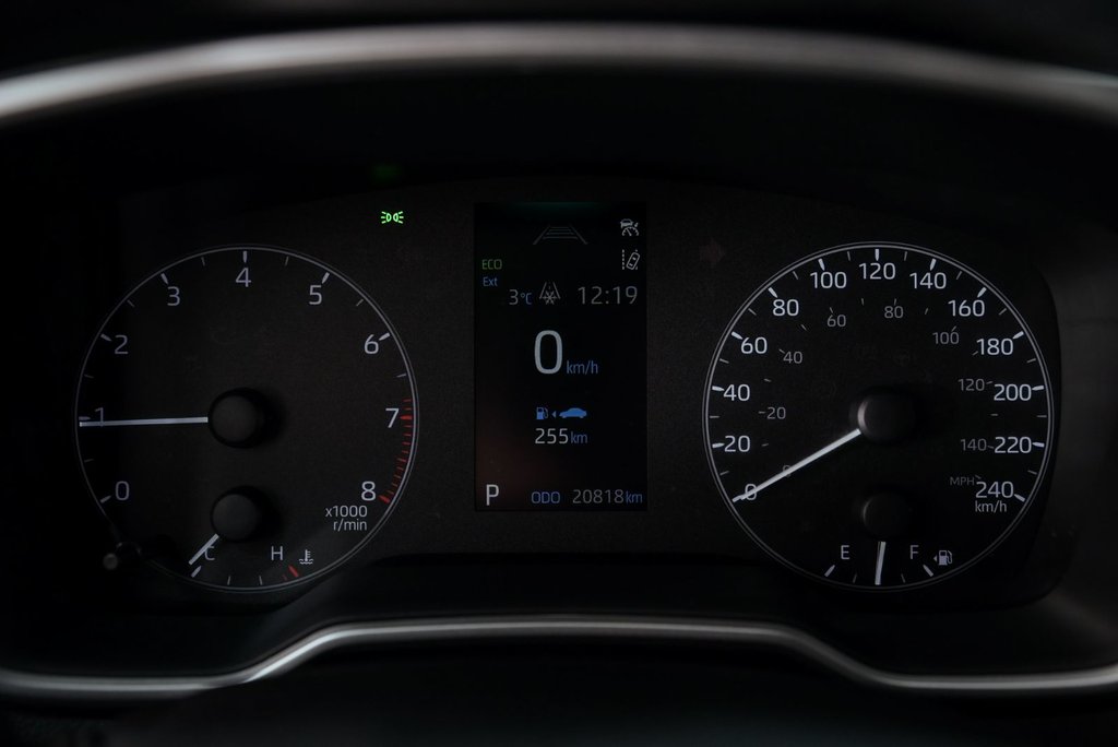 2023 Toyota Corolla Hatchback in Brossard, Quebec - 13 - w1024h768px