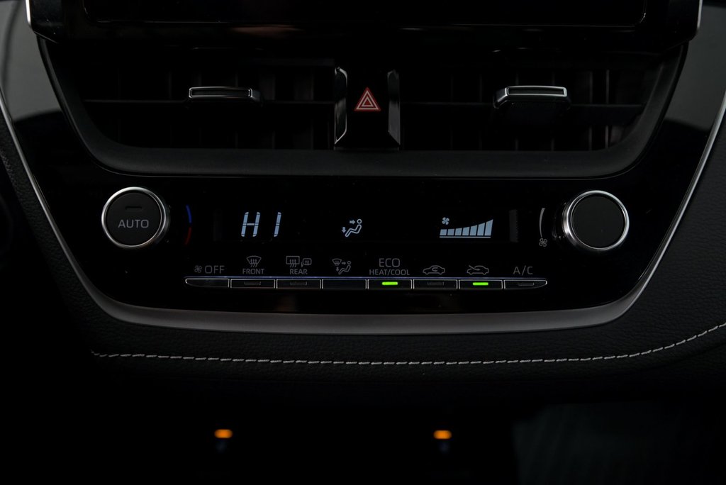 2023 Toyota Corolla Hatchback in Brossard, Quebec - 19 - w1024h768px