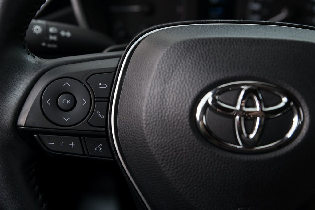 2023 Toyota Corolla Hatchback in Brossard, Quebec - 16 - w1024h768px