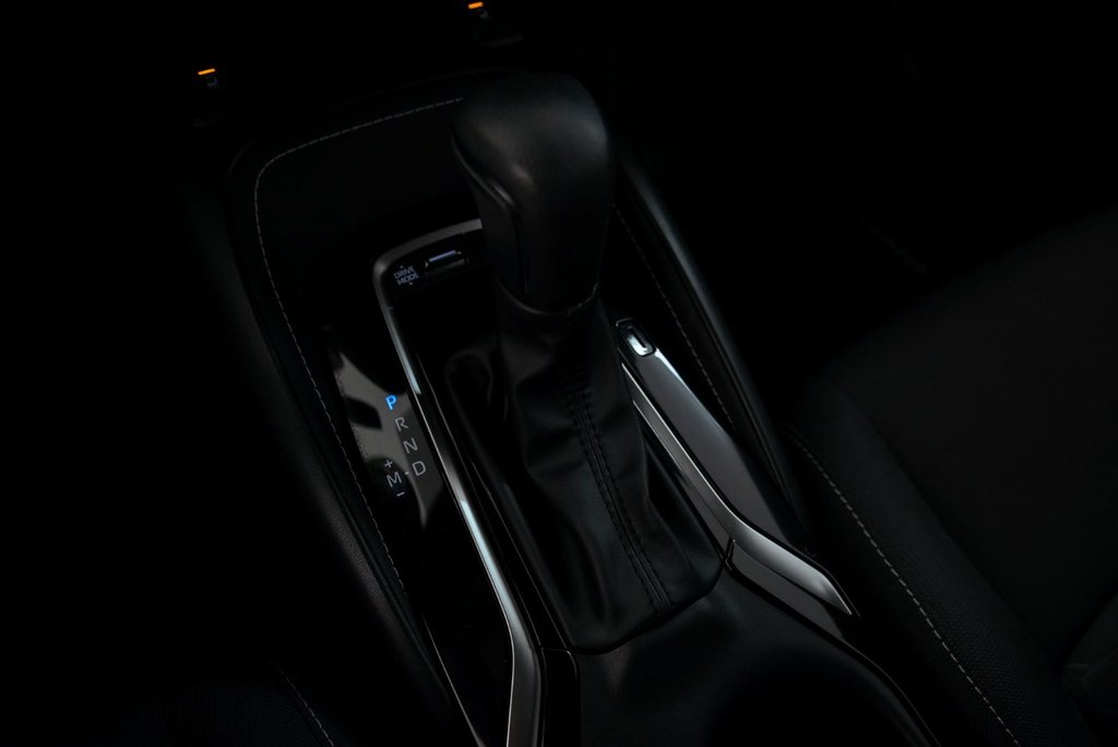 2023 Toyota Corolla Hatchback in Brossard, Quebec - 20 - w1024h768px