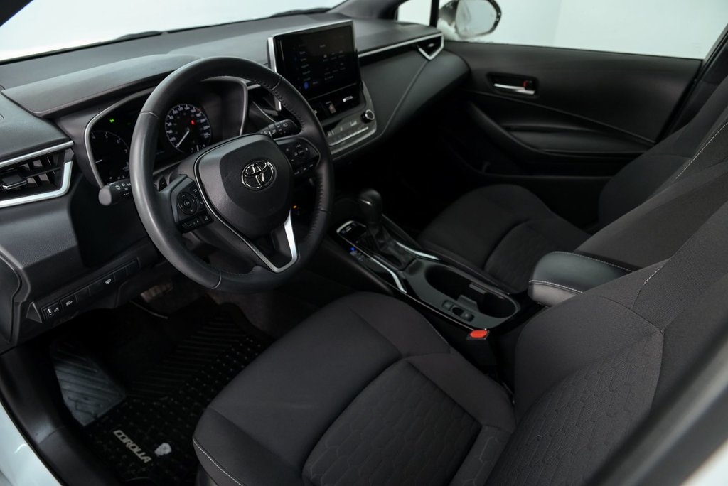 2023 Toyota Corolla Hatchback in Brossard, Quebec - 12 - w1024h768px