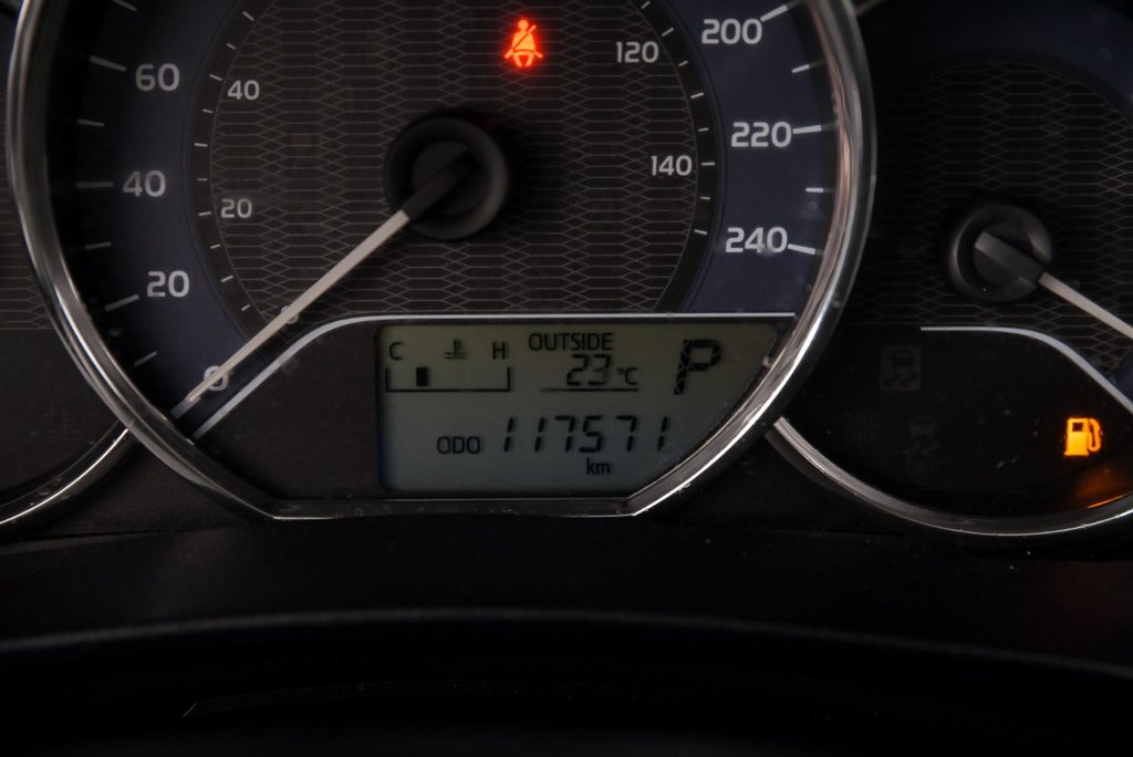 2014 Toyota Corolla LE in Brossard, Quebec - 14 - w1024h768px
