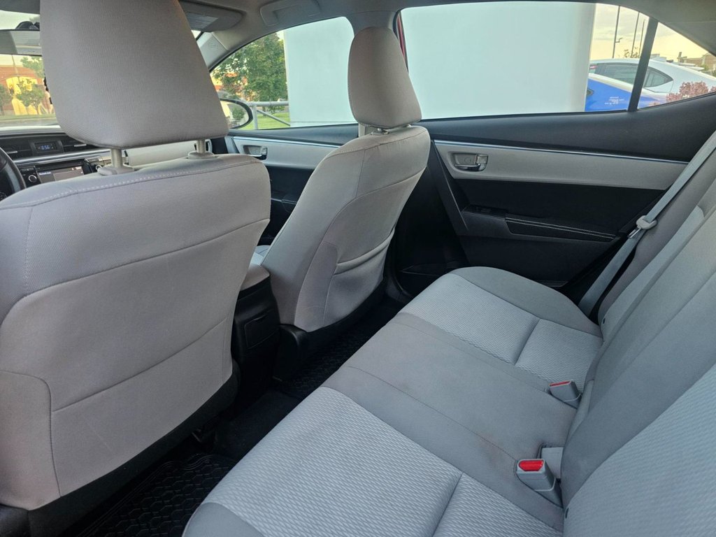 2016 Toyota Corolla LE in Brossard, Quebec - 9 - w1024h768px