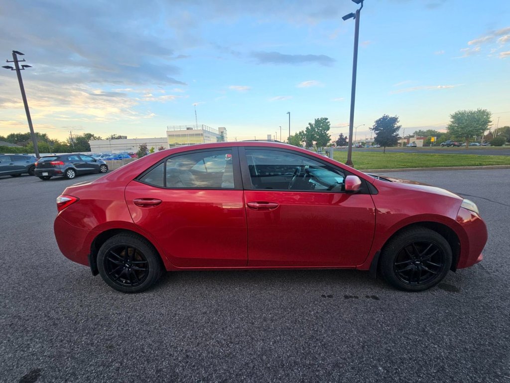 2016 Toyota Corolla LE in Brossard, Quebec - 5 - w1024h768px