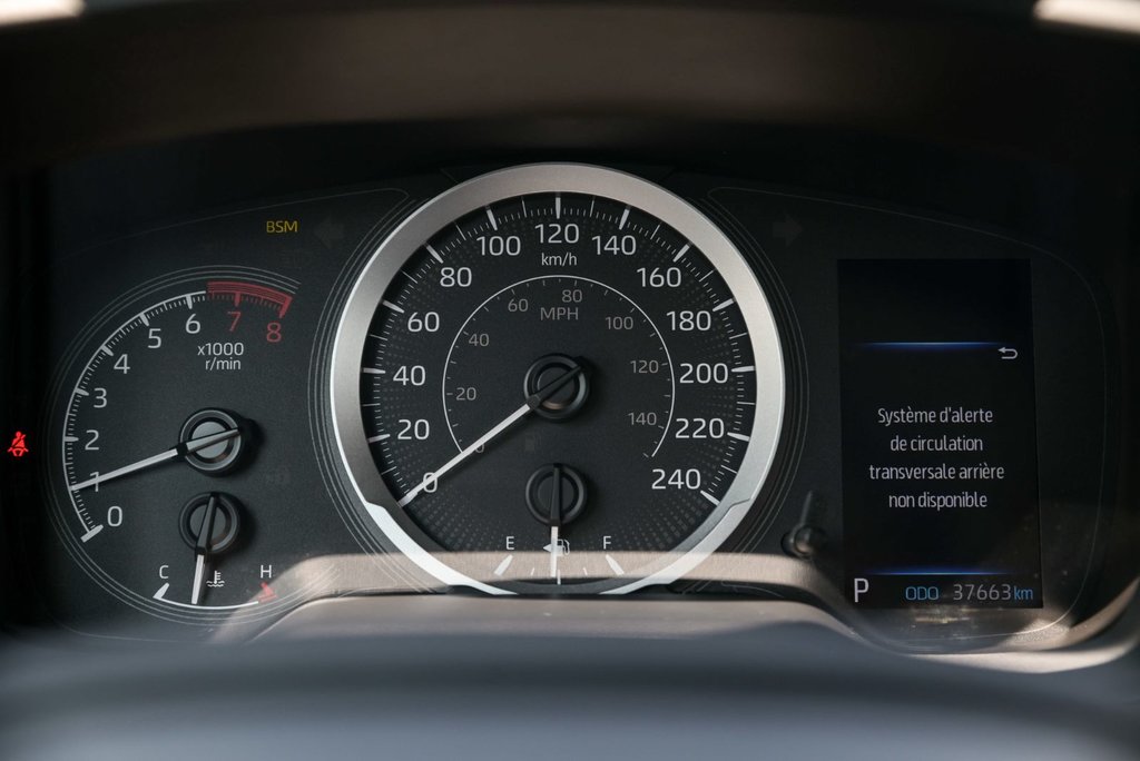 Toyota Corolla LE 2022 à Brossard, Québec - 11 - w1024h768px