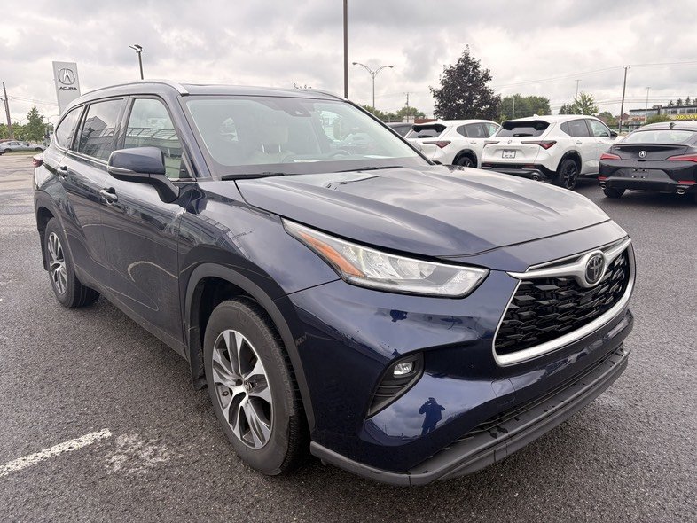 2022 Toyota Highlander XLE in Brossard, Quebec - 3 - w1024h768px