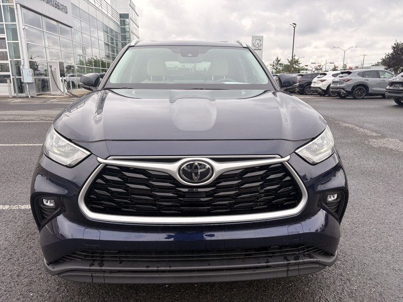 2022 Toyota Highlander XLE in Brossard, Quebec - 2 - w1024h768px