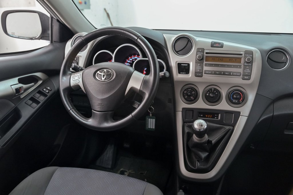 2010 Toyota Matrix XR in Brossard, Quebec - 20 - w1024h768px