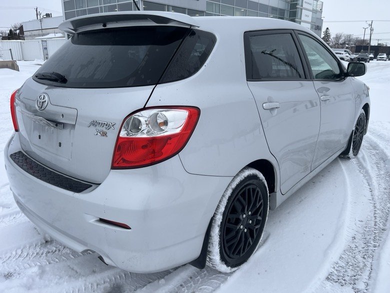 2010 Toyota Matrix XR in Brossard, Quebec - 6 - w1024h768px