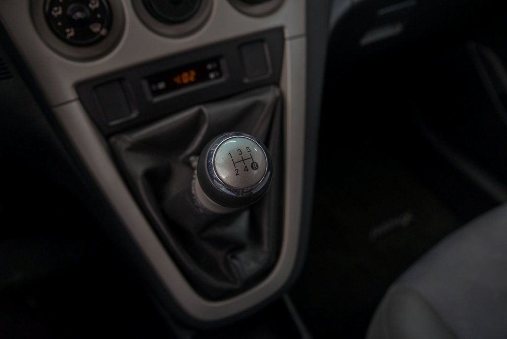 2010 Toyota Matrix XR in Brossard, Quebec - 18 - w1024h768px