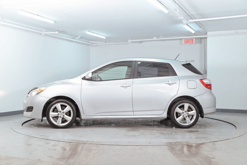 2010 Toyota Matrix XR in Brossard, Quebec - 4 - w1024h768px