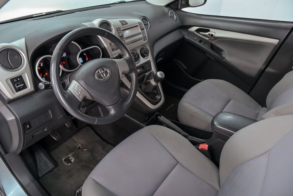 2010 Toyota Matrix XR in Brossard, Quebec - 12 - w1024h768px