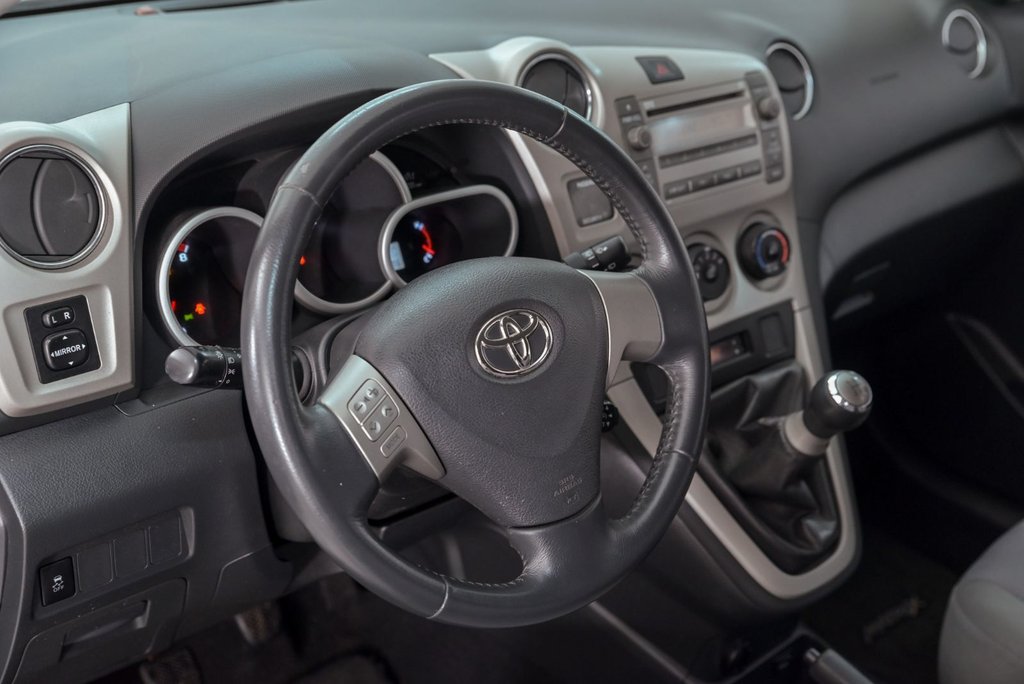 2010 Toyota Matrix XR in Brossard, Quebec - 11 - w1024h768px