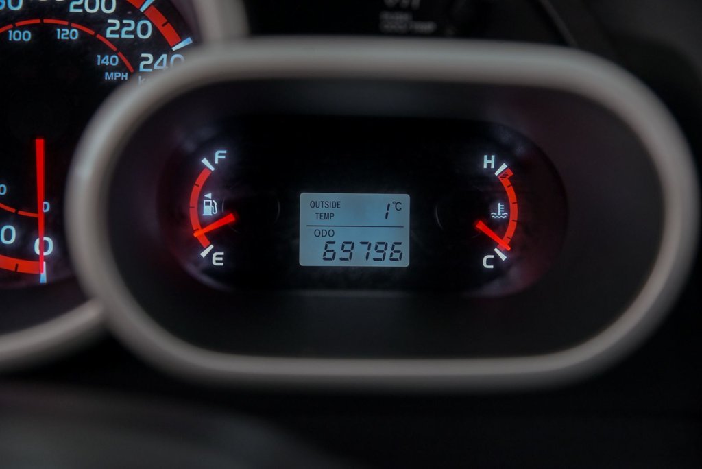 2010 Toyota Matrix XR in Brossard, Quebec - 14 - w1024h768px