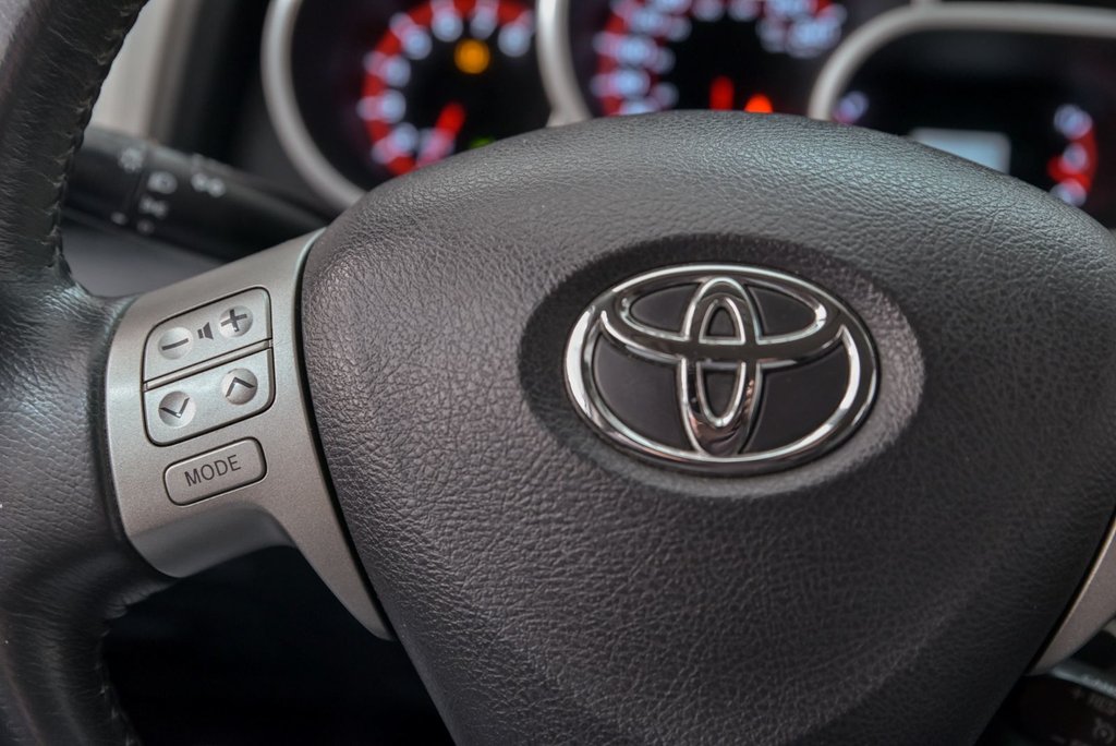 2010 Toyota Matrix XR in Brossard, Quebec - 15 - w1024h768px