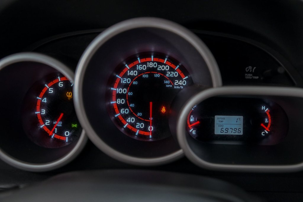 2010 Toyota Matrix XR in Brossard, Quebec - 13 - w1024h768px