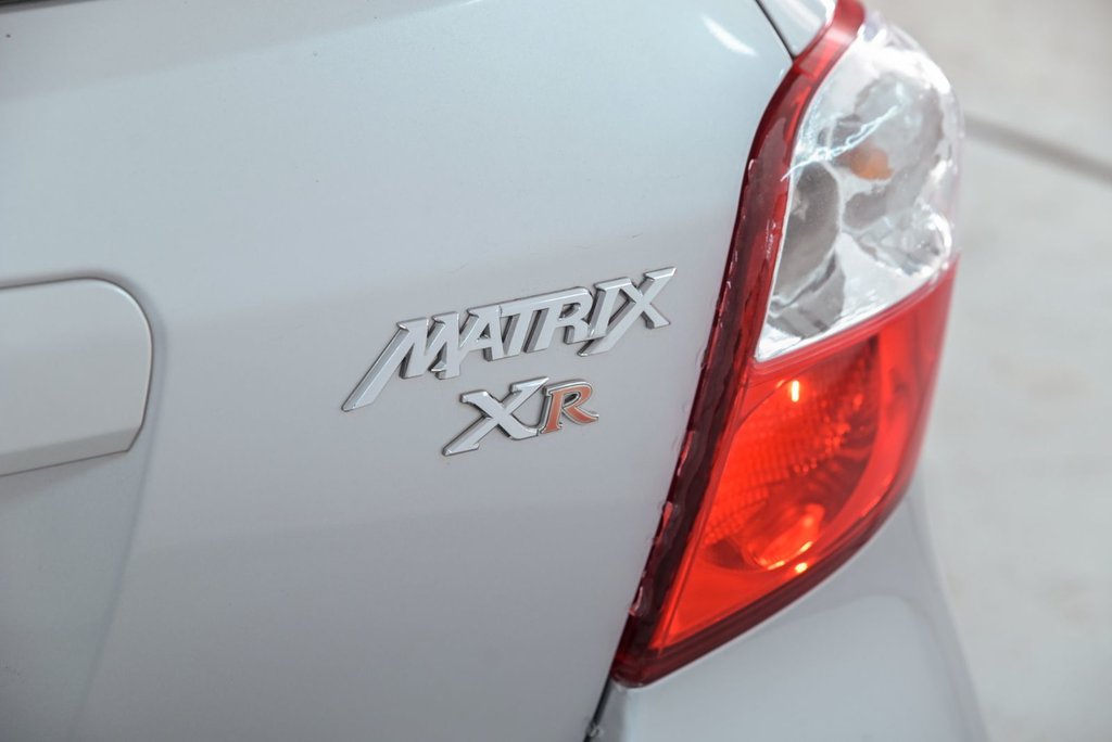 2010 Toyota Matrix XR in Brossard, Quebec - 8 - w1024h768px