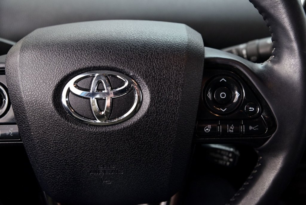 2020 Toyota Prius Prime in Brossard, Quebec - 13 - w1024h768px