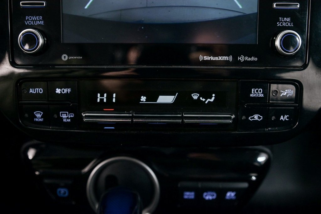 2020 Toyota Prius Prime in Brossard, Quebec - 17 - w1024h768px