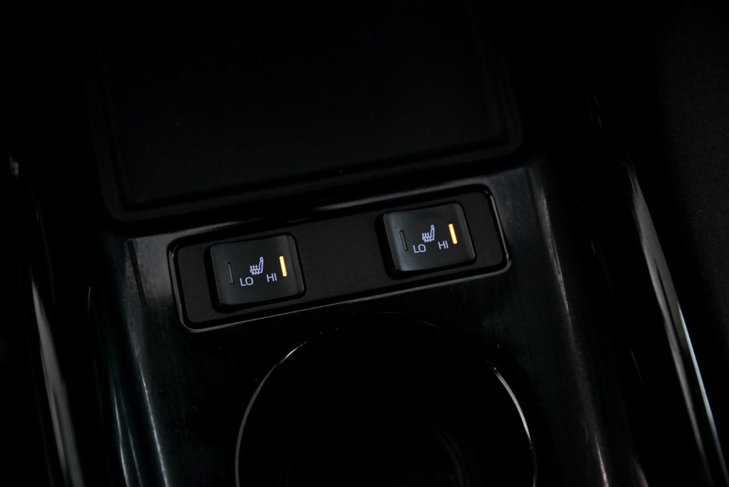 2020 Toyota Prius Prime in Brossard, Quebec - 20 - w1024h768px