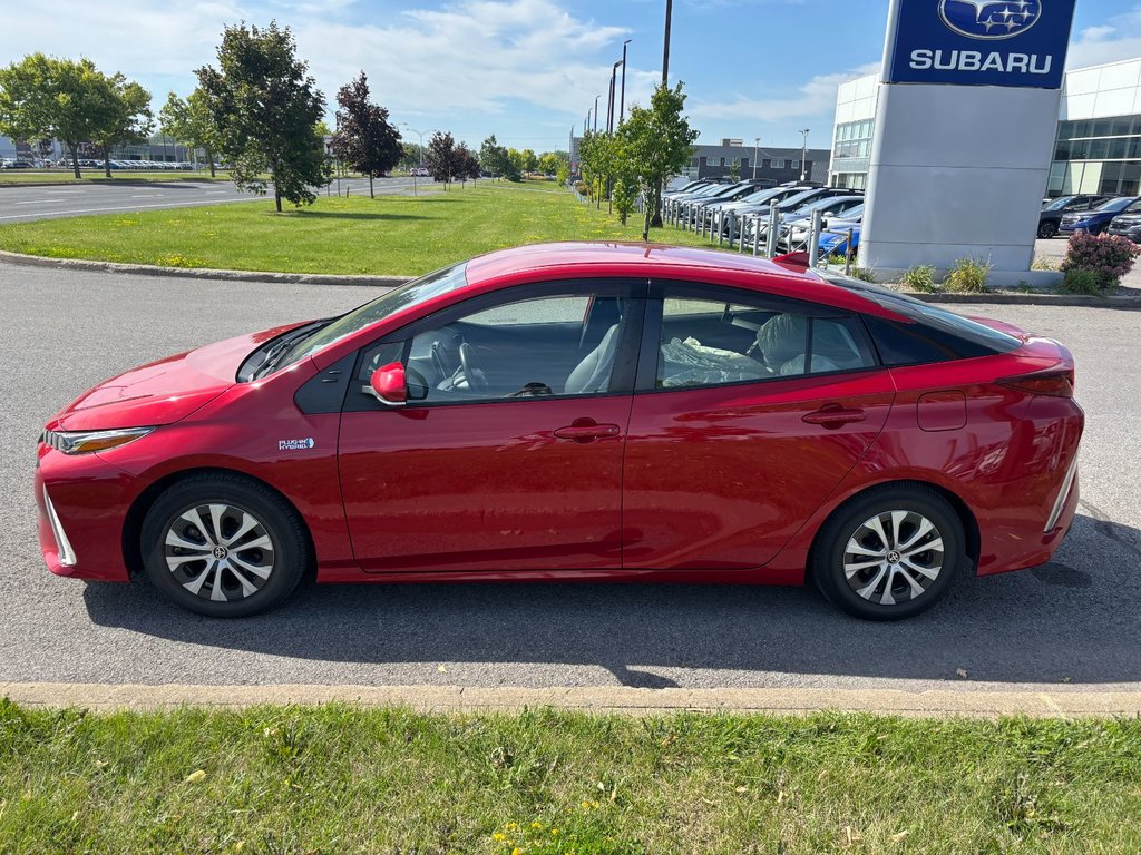 2021 Toyota PRIUS PRIME UPGRADE in Brossard, Quebec - 2 - w1024h768px