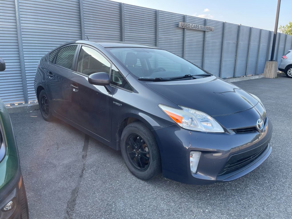 2015 Toyota Prius in Brossard, Quebec - 3 - w1024h768px