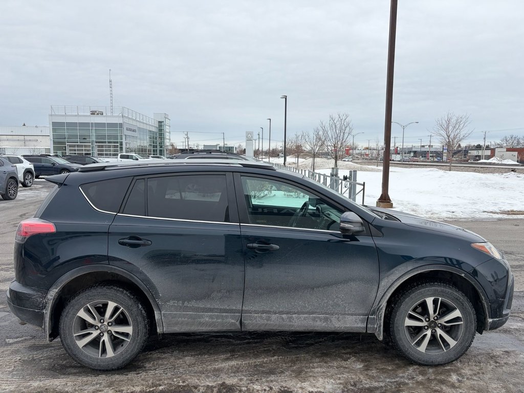 2018 Toyota RAV4 XLE in Brossard, Quebec - 7 - w1024h768px