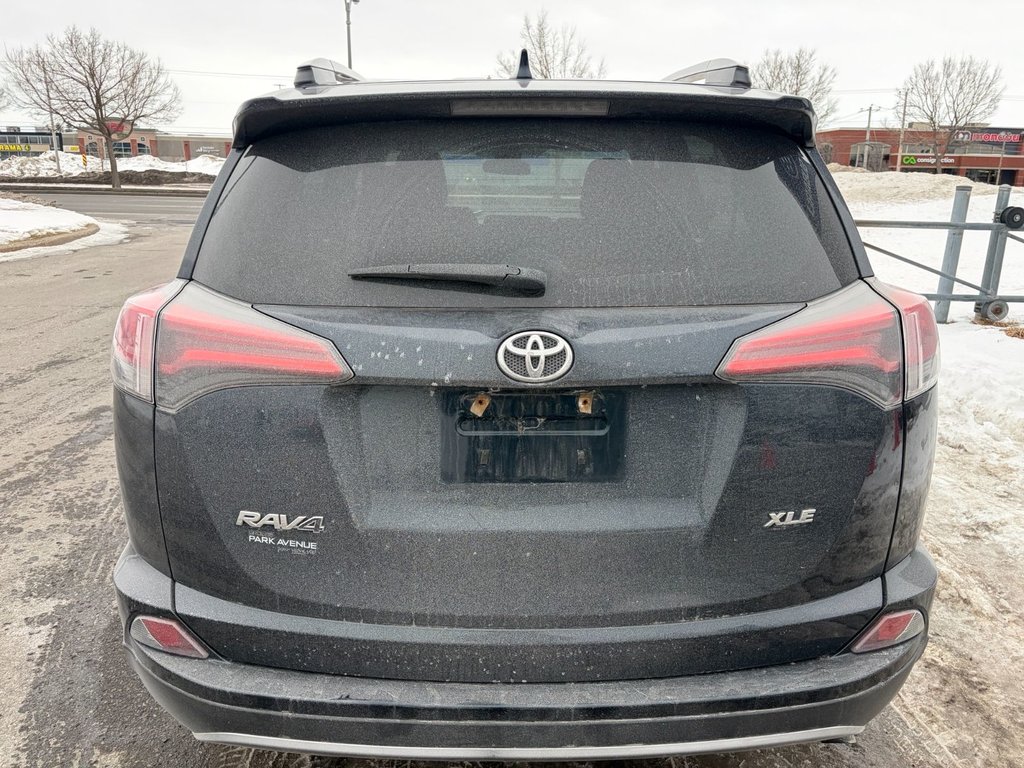 2018 Toyota RAV4 XLE in Brossard, Quebec - 4 - w1024h768px