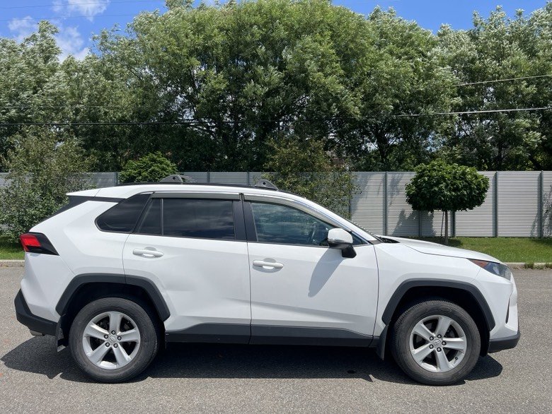 2019 Toyota RAV4 LE in Brossard, Quebec - 7 - w1024h768px