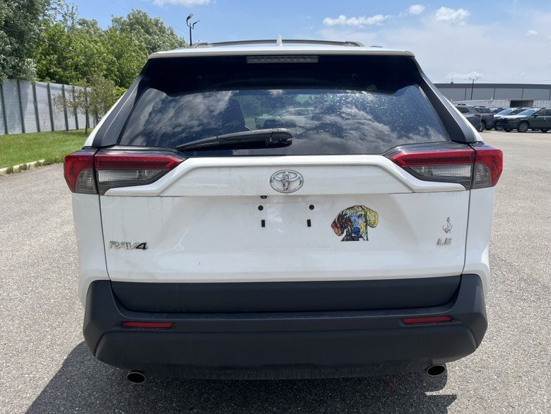 2019 Toyota RAV4 LE in Brossard, Quebec - 5 - w1024h768px