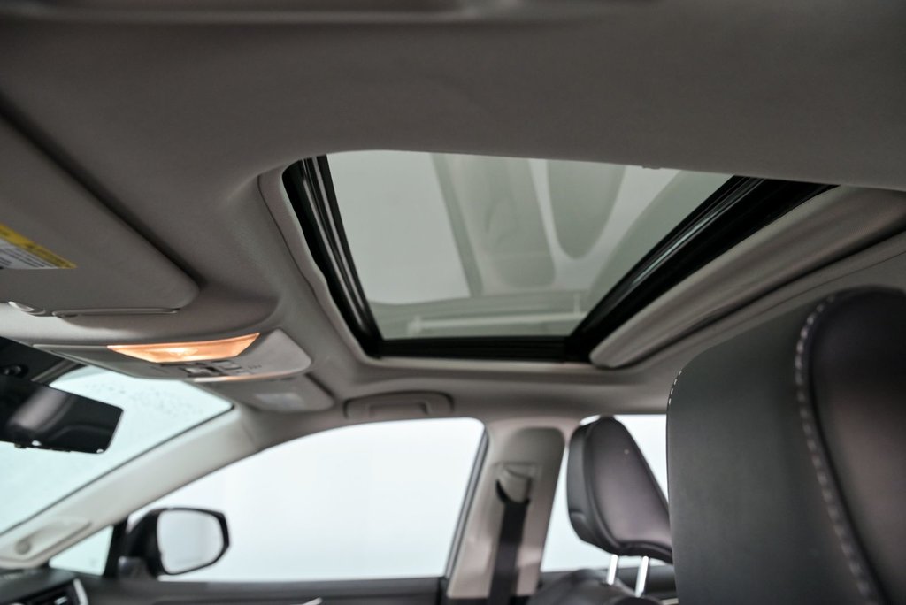 2021 Toyota RAV4 Hybrid Limited in Brossard, Quebec - 24 - w1024h768px