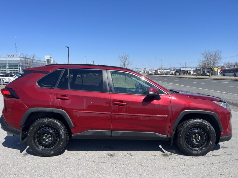 2021 Toyota RAV4 XLE in Brossard, Quebec - 8 - w1024h768px