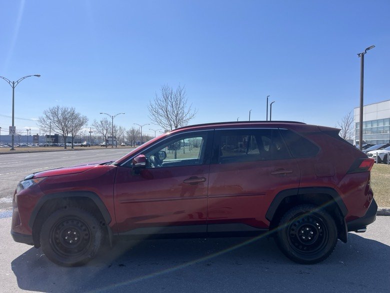 2021 Toyota RAV4 XLE in Brossard, Quebec - 4 - w1024h768px