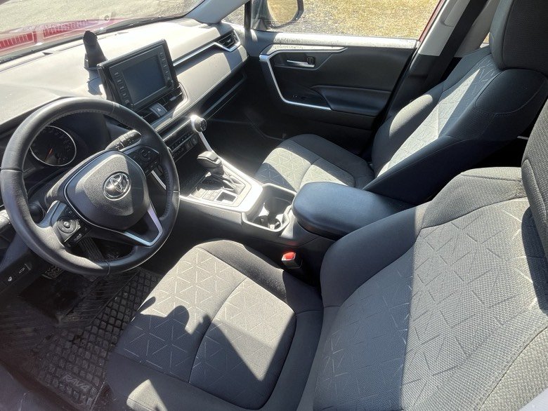 2021 Toyota RAV4 XLE in Brossard, Quebec - 9 - w1024h768px