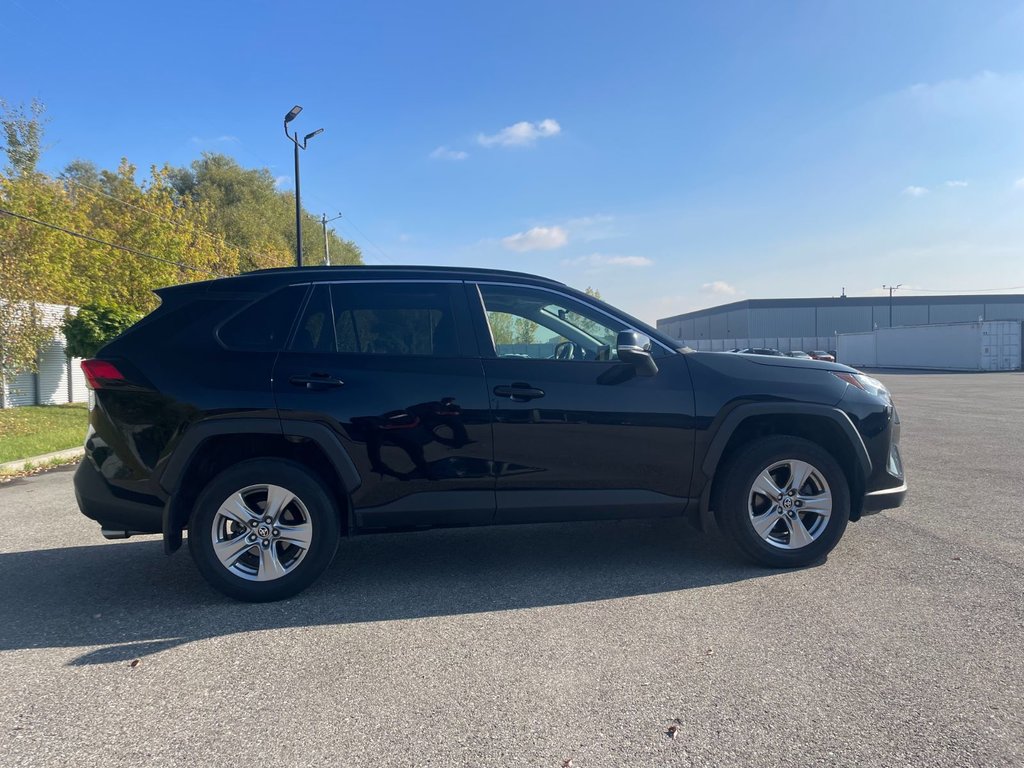 Toyota RAV4 XLE 2022 à Brossard, Québec - 4 - w1024h768px