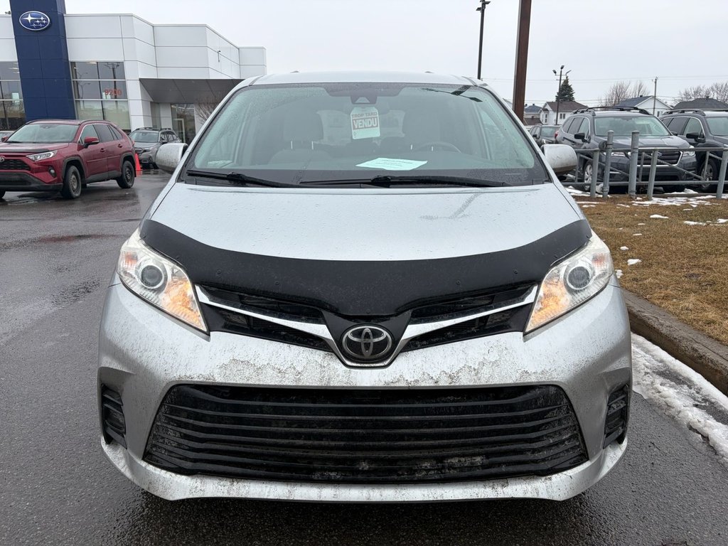 Toyota Sienna LE 2019 à Brossard, Québec - 2 - w1024h768px