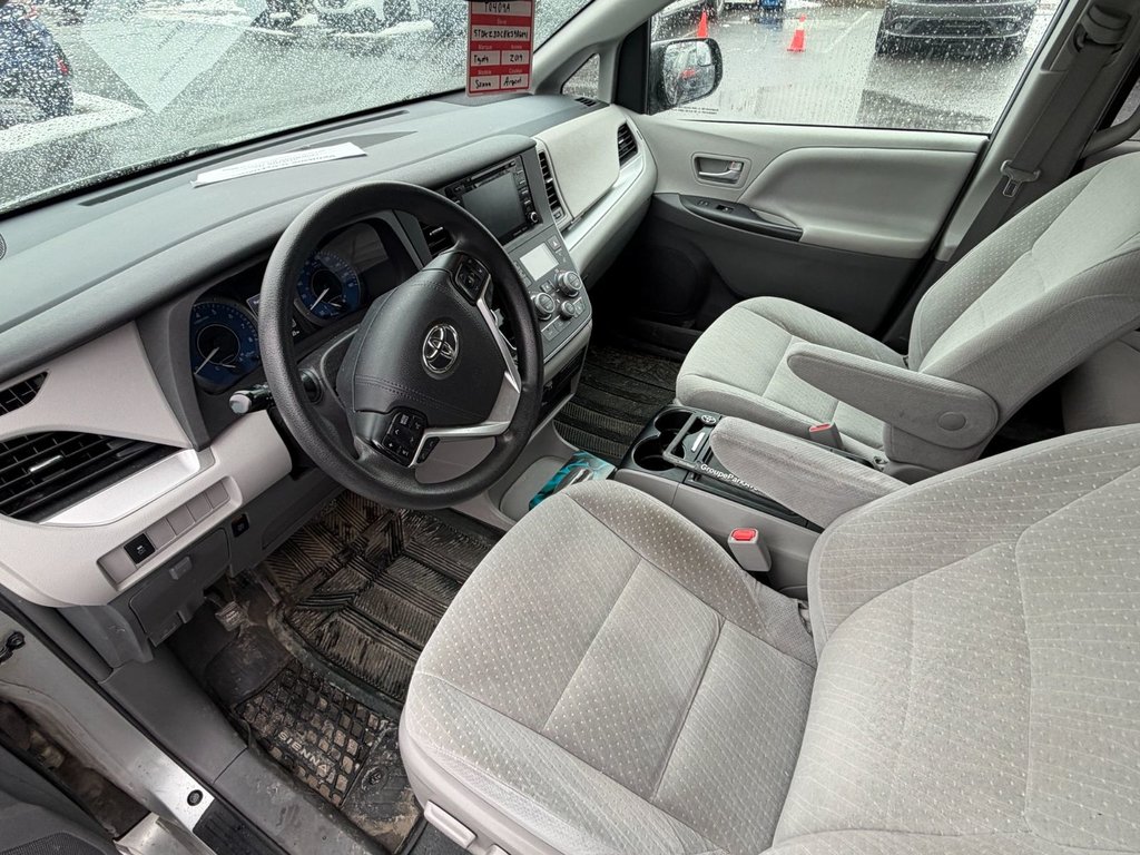 Toyota Sienna LE 2019 à Brossard, Québec - 9 - w1024h768px