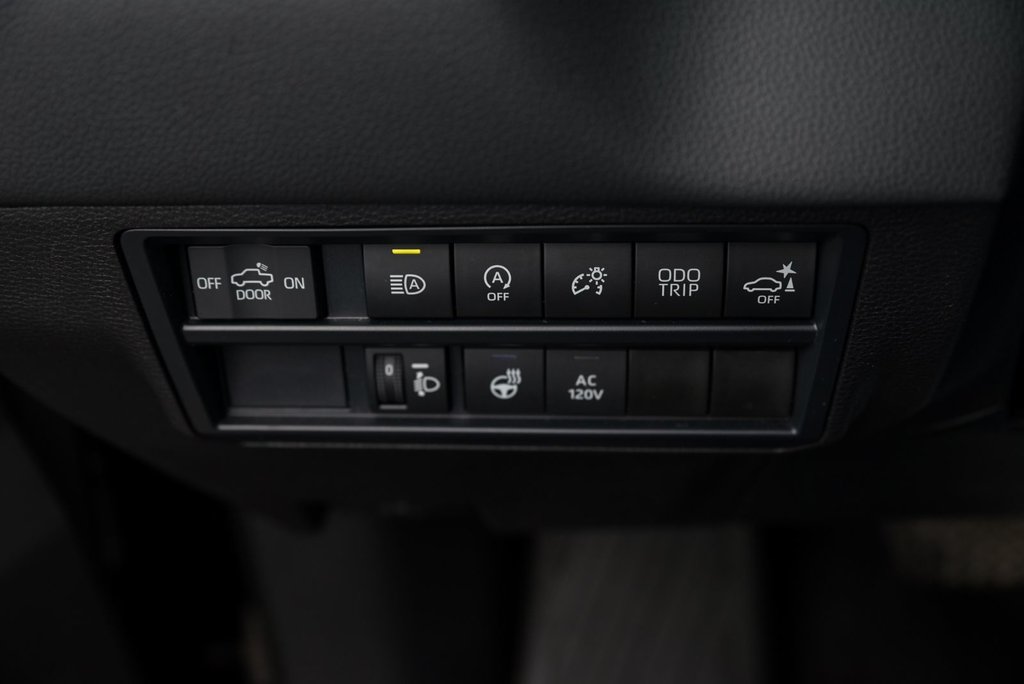 2024 Toyota Tundra Limited in Brossard, Quebec - 13 - w1024h768px