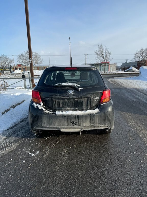 2016 Toyota Yaris SE in Brossard, Quebec - 5 - w1024h768px