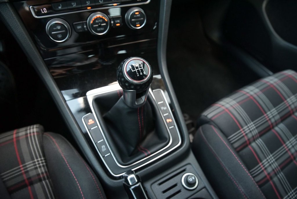 Volkswagen Golf GTI Autobahn 2018 à Brossard, Québec - 19 - w1024h768px