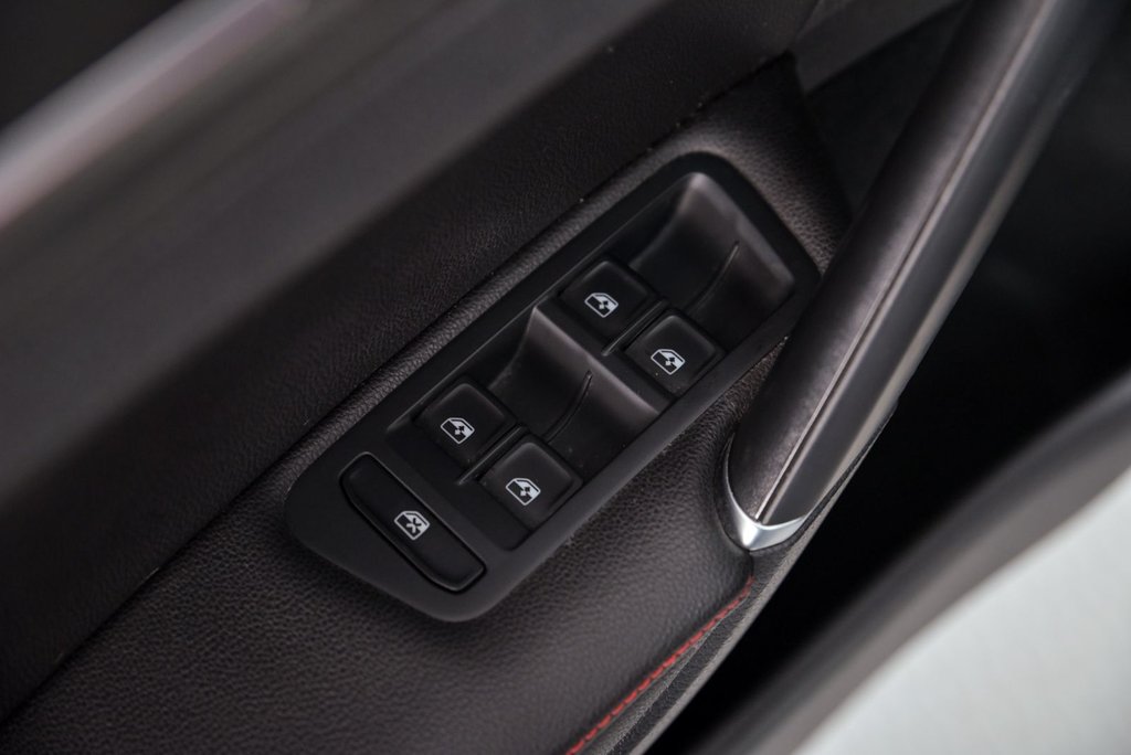 2019 Volkswagen Golf GTI Autobahn in Brossard, Quebec - 8 - w1024h768px