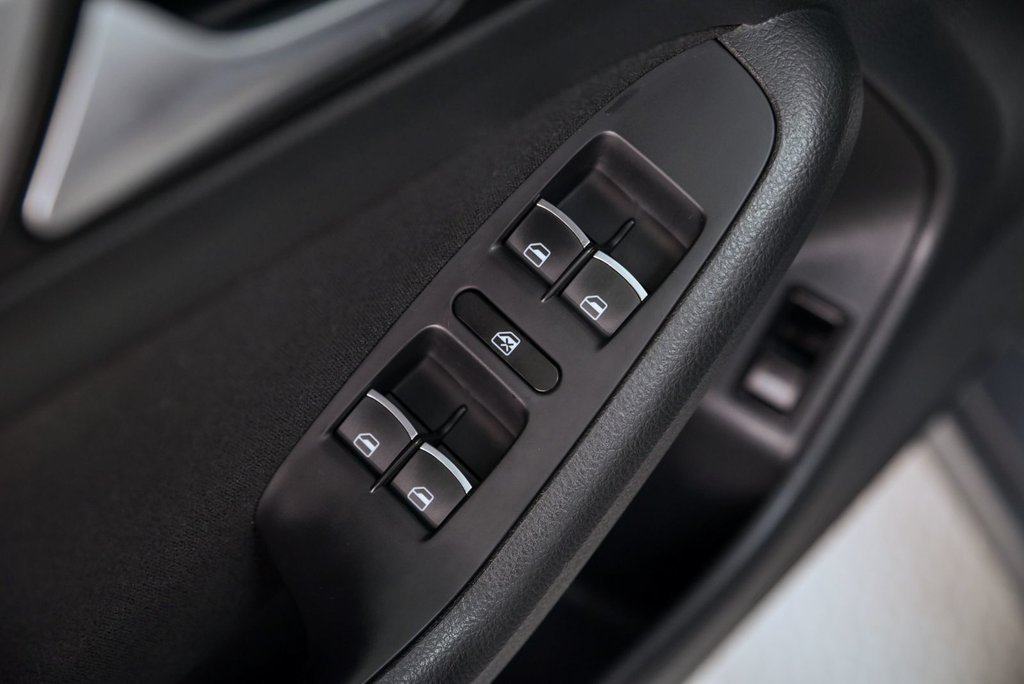 2014 Volkswagen Jetta Sedan Comfortline in Brossard, Quebec - 9 - w1024h768px