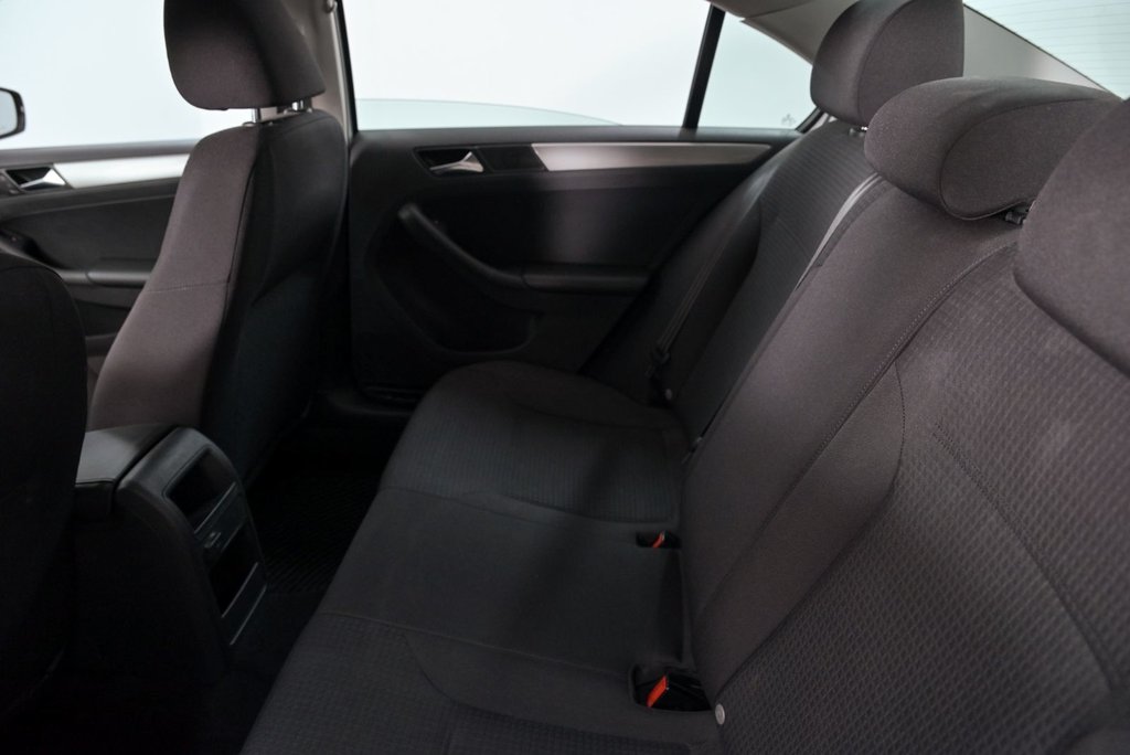 2016 Volkswagen Jetta Sedan in Brossard, Quebec - 21 - w1024h768px