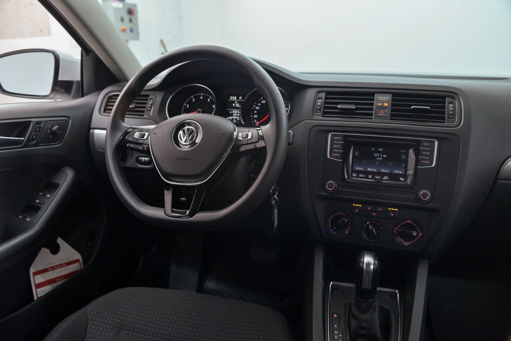 2016 Volkswagen Jetta Sedan in Brossard, Quebec - 22 - w1024h768px