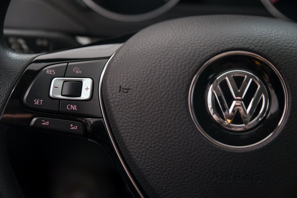 2016 Volkswagen Jetta Sedan in Brossard, Quebec - 16 - w1024h768px