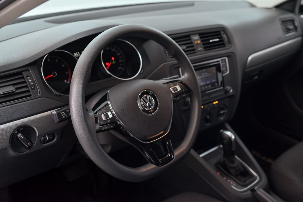 2016 Volkswagen Jetta Sedan in Brossard, Quebec - 11 - w1024h768px