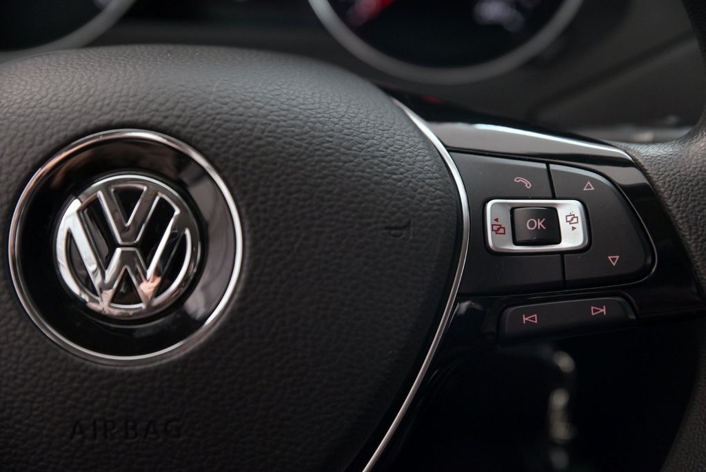 2016 Volkswagen Jetta Sedan in Brossard, Quebec - 15 - w1024h768px
