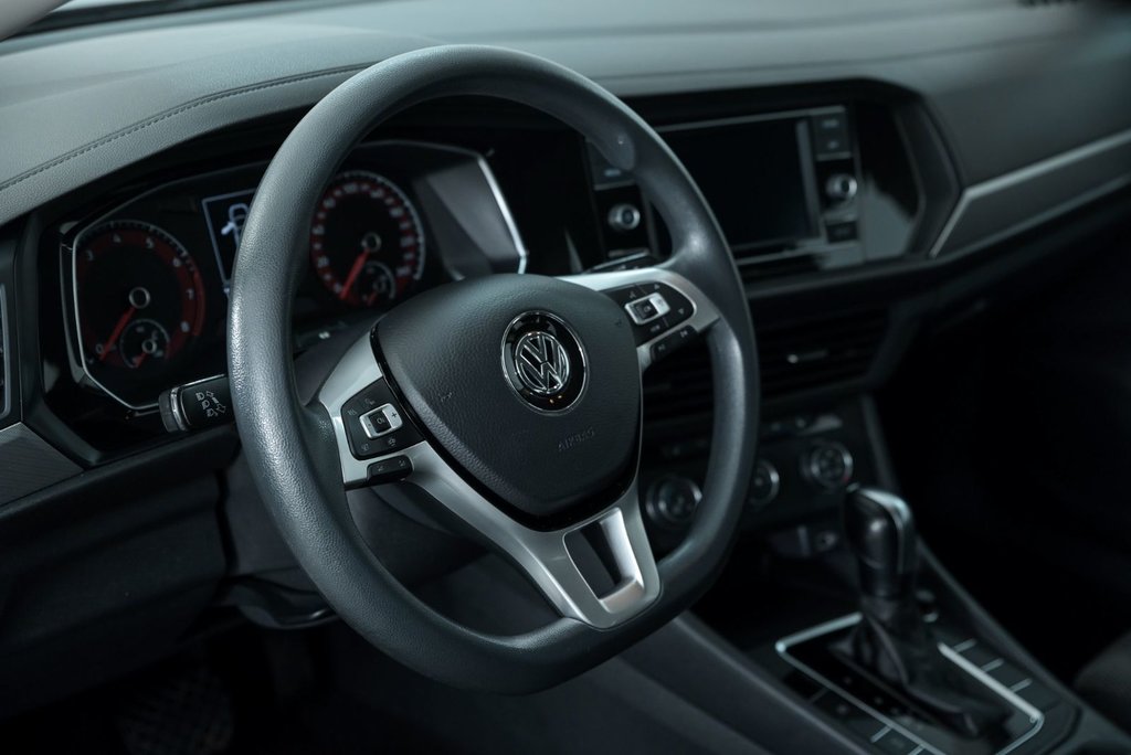 2019  Jetta Comfortline in Brossard, Quebec - 10 - w1024h768px